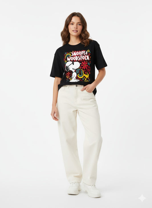 Snoopy & Woodstock Retro Graphic Tee – Cool, Comfy & Classic T-shirt's