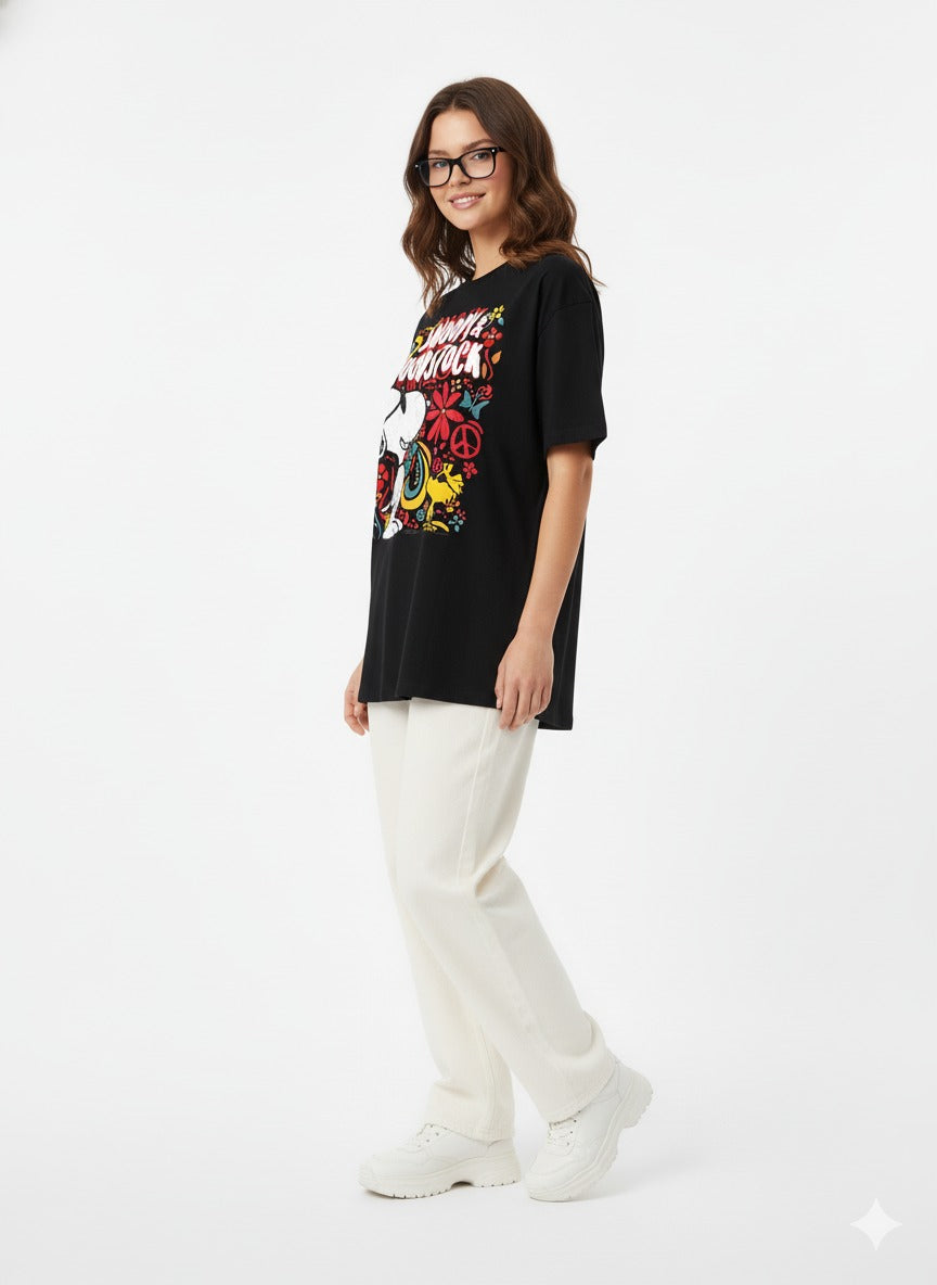 Snoopy & Woodstock Retro Graphic Tee – Cool, Comfy & Classic T-shirt's